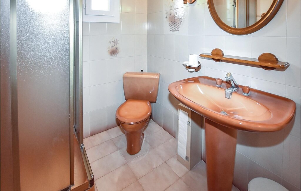 Photo of Bathroom in Caumont-sur-Durance
