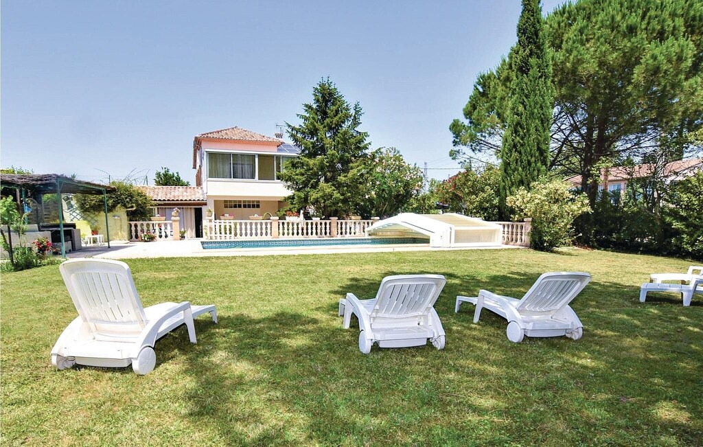 Photo of Others in Caumont-sur-Durance