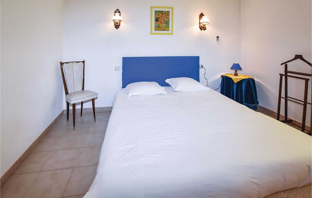 Photo of Bedroom in Caumont-sur-Durance