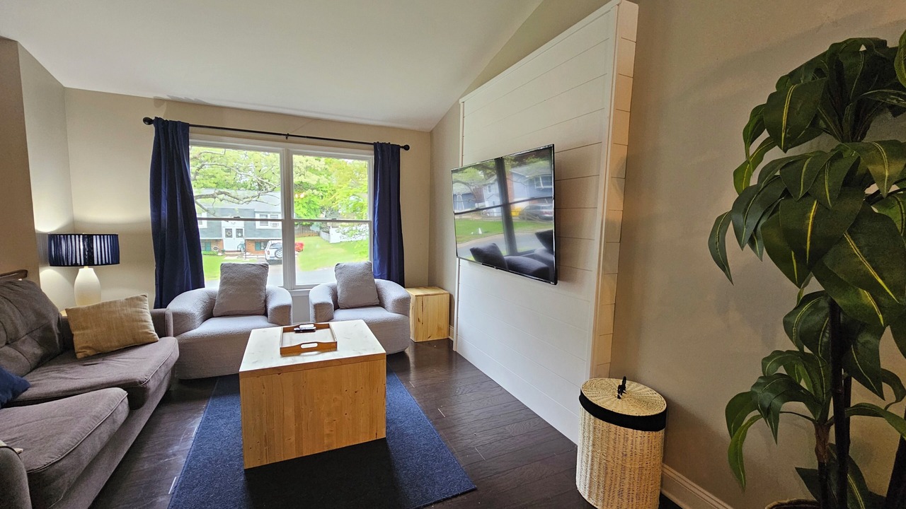 Photo of Livingroom in Cape Saint Claire