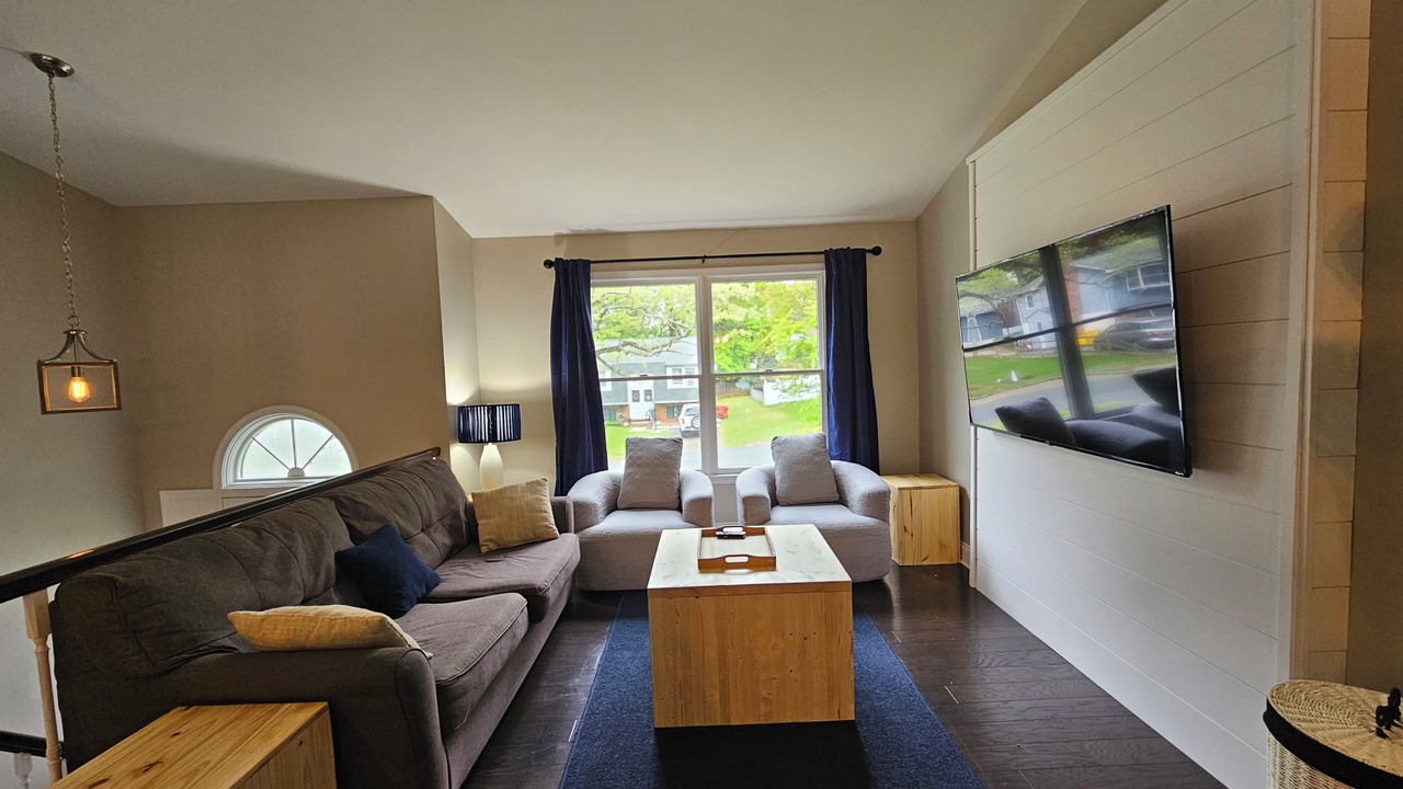 Photo of Livingroom in Cape Saint Claire