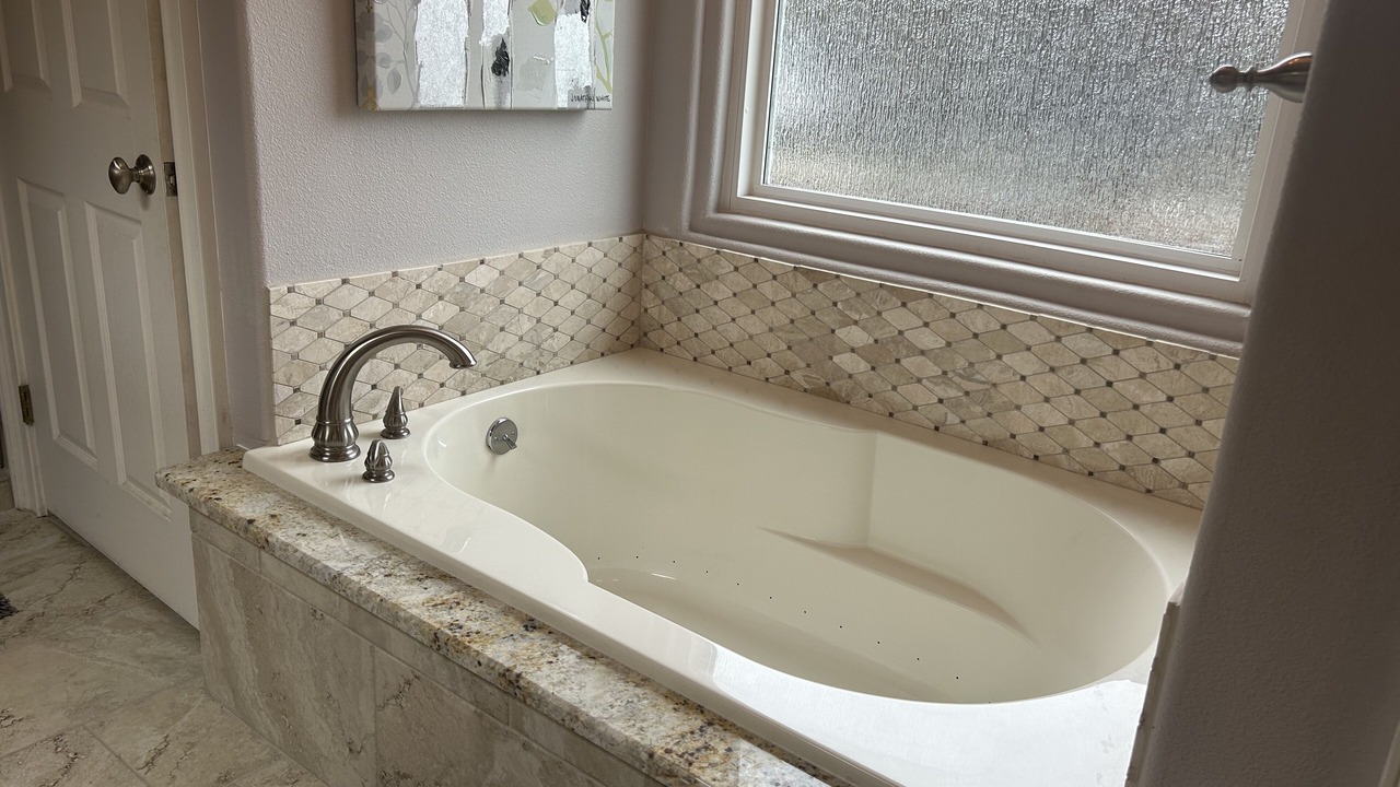 Photo of Bathroom in Hemphill