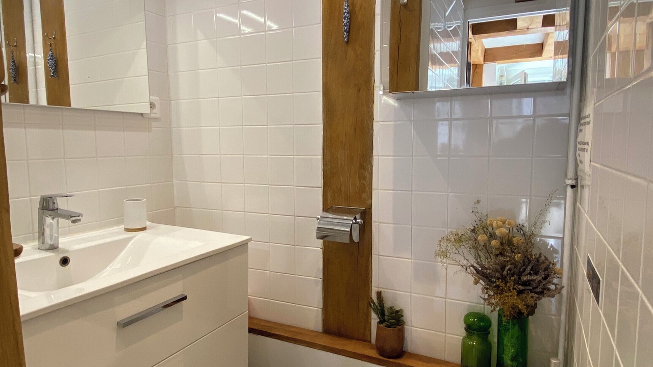 Photo of Bathroom in Val-de-Grace