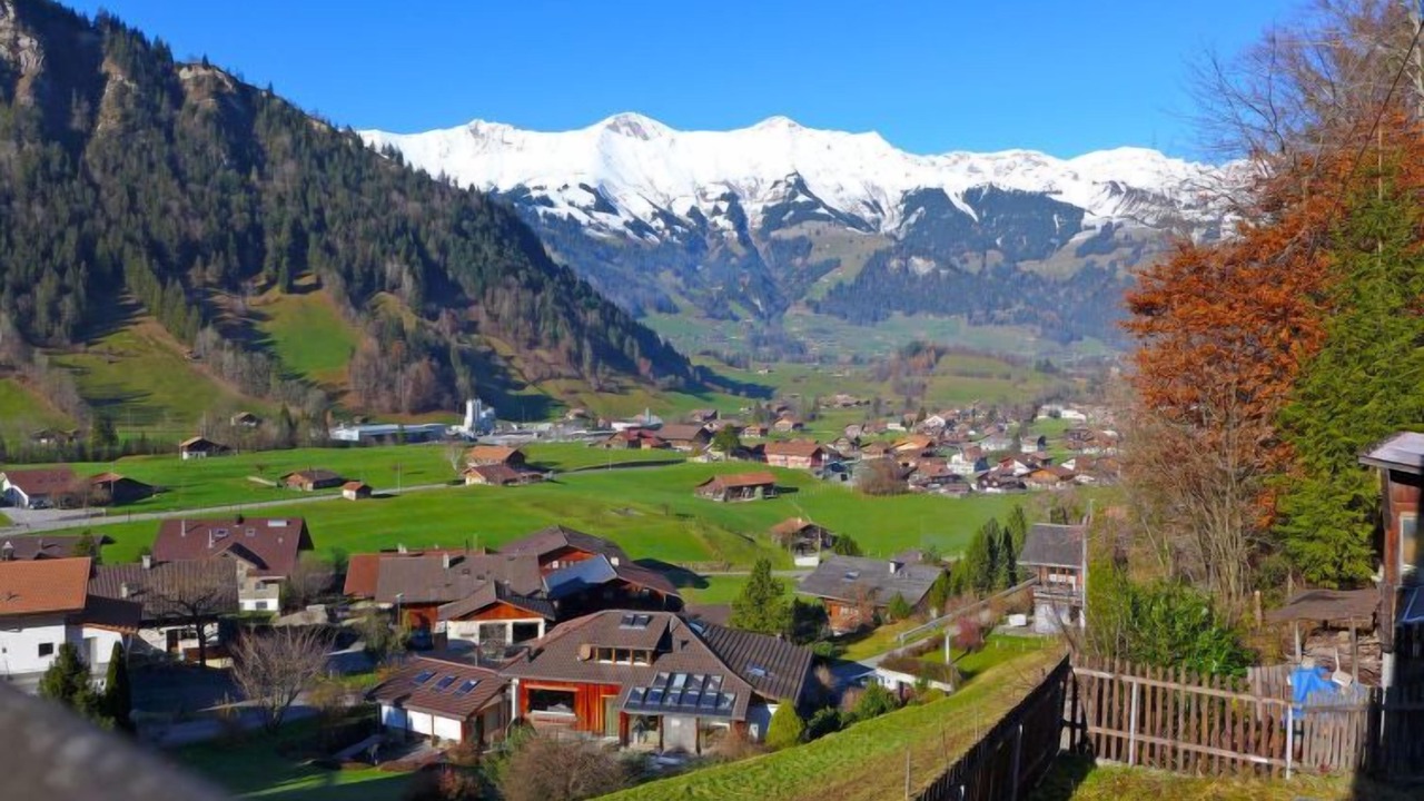 Photo of Others in Kandergrund