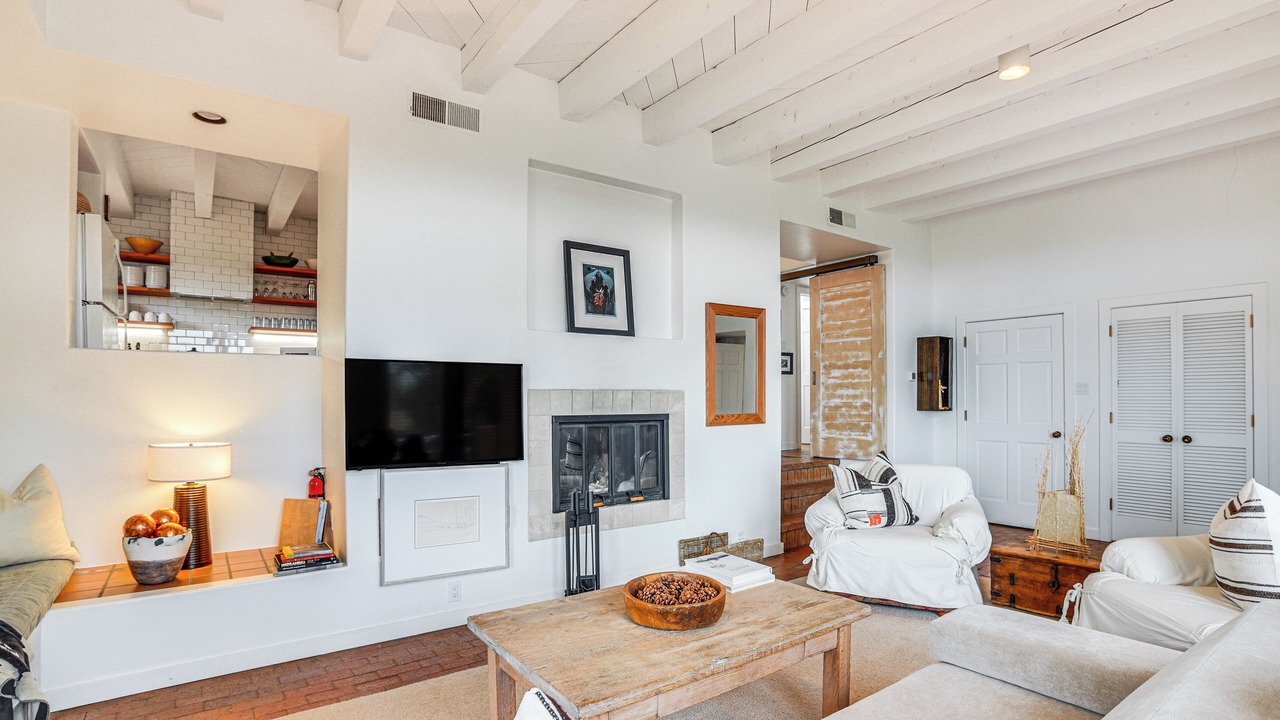 Photo of Livingroom in Nambe Pueblo