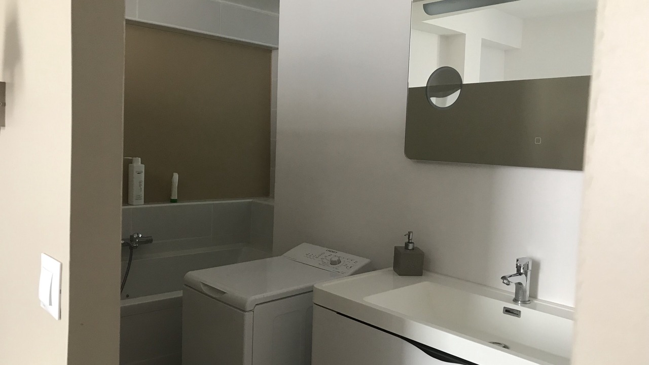 Photo of Bathroom in Port-Vendres