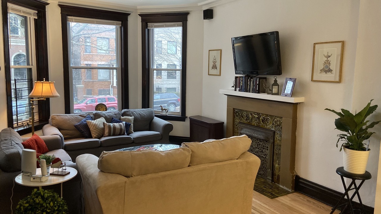 Photo of Livingroom in Wrigleyville