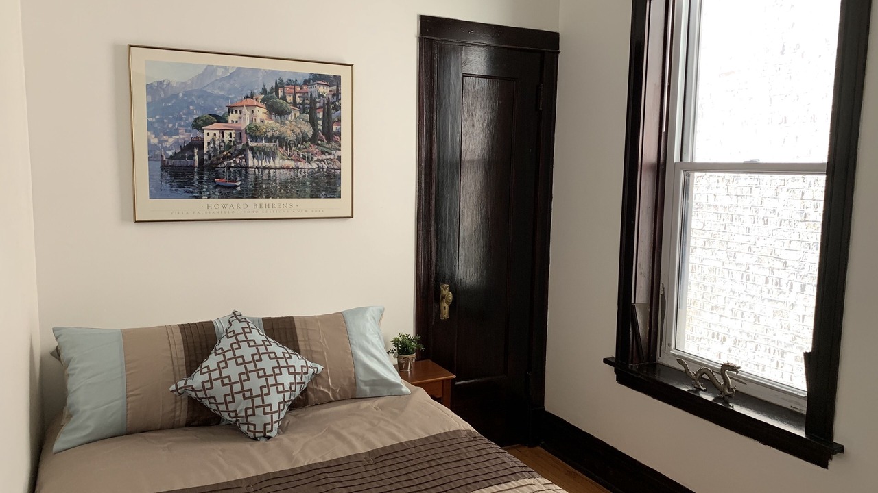 Photo of Bedroom in Wrigleyville