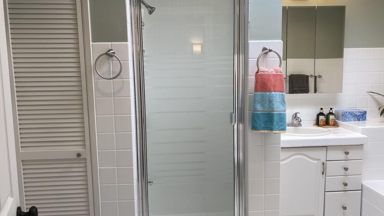 Photo of Bathroom in Mid-Wilshire