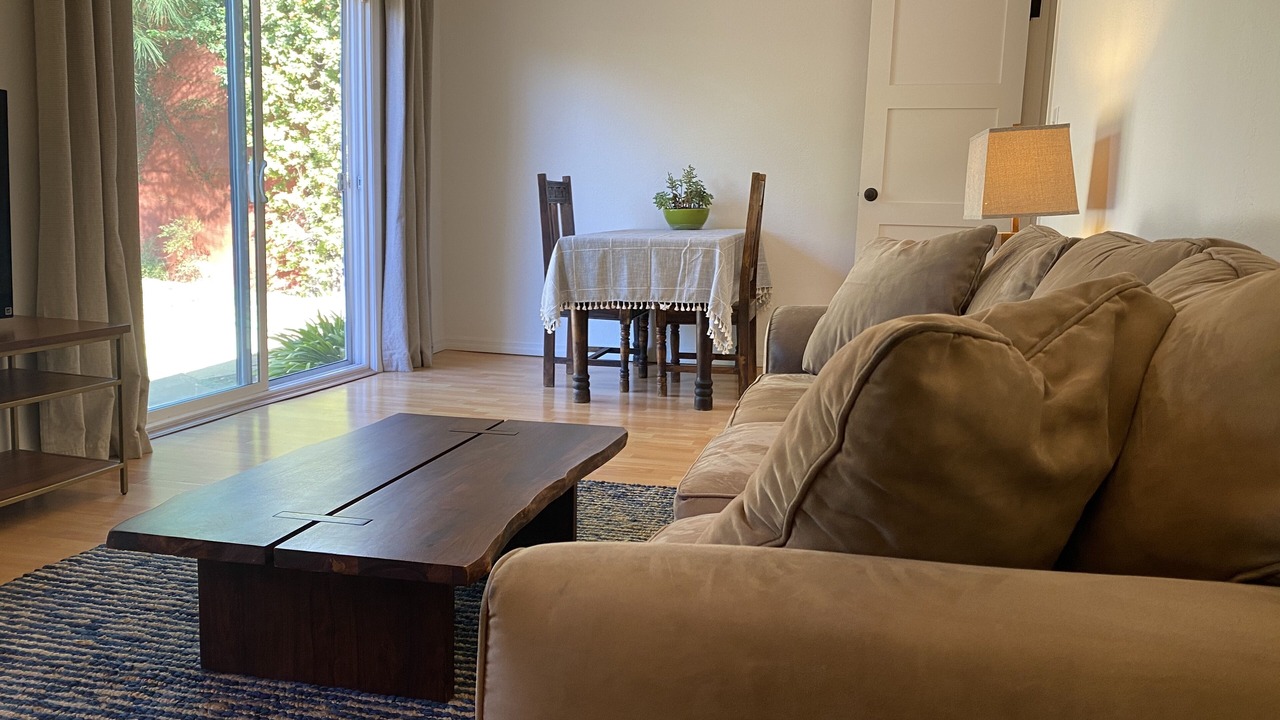 Photo of Livingroom in Mid-Wilshire