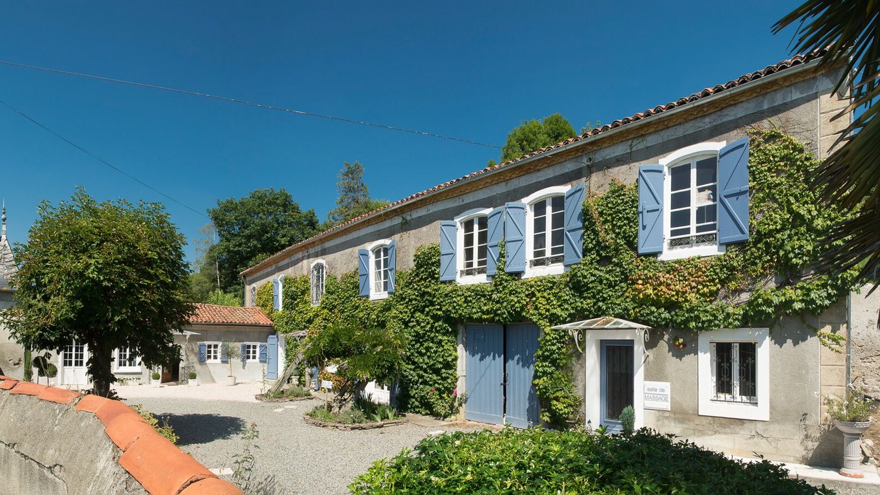 Photo of Outdoor in Villeneuve-de-Riviere