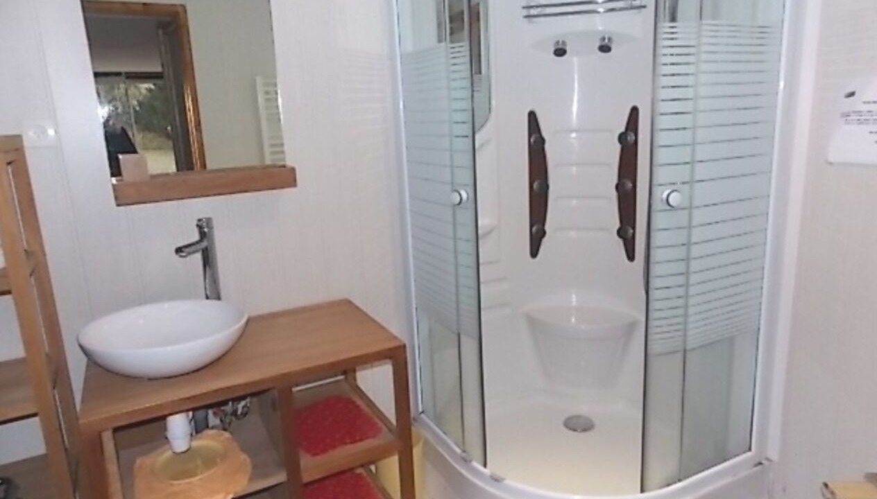 Photo of Bathroom in Taintrux