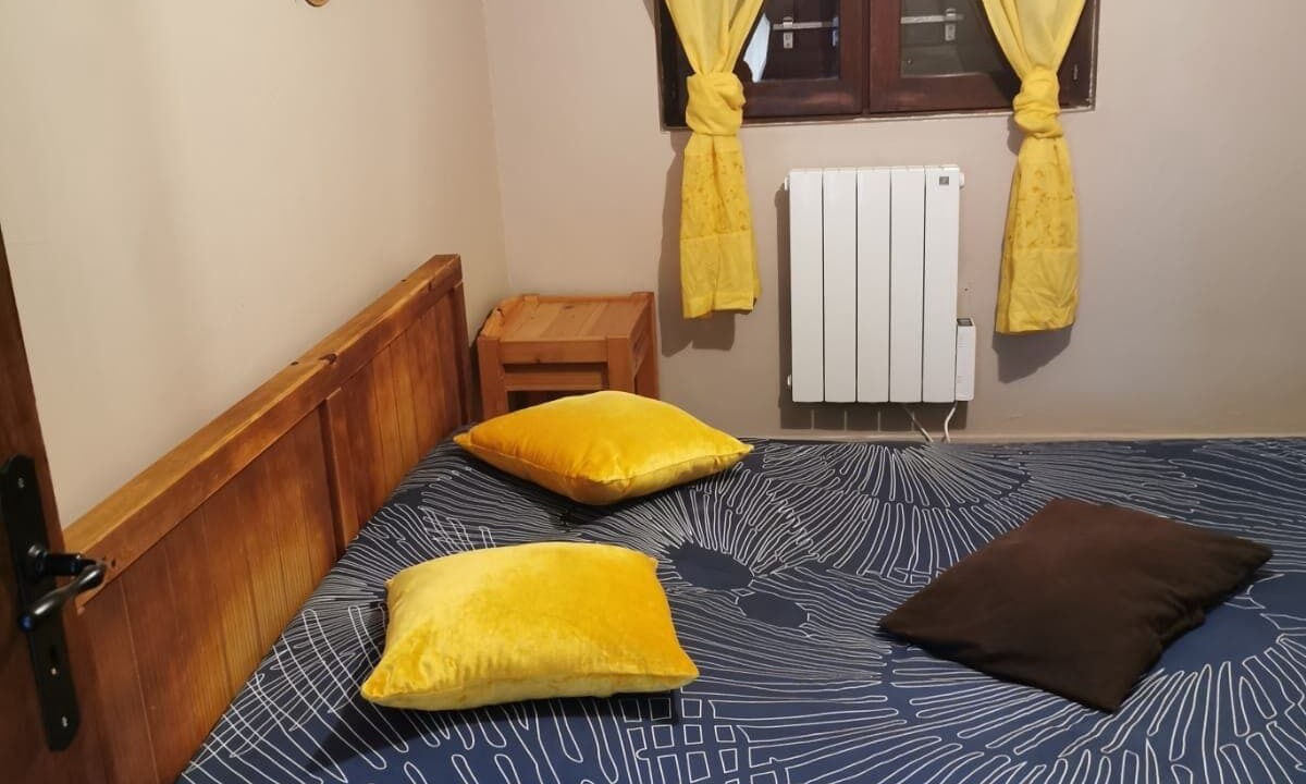 Photo of Bedroom in Taintrux