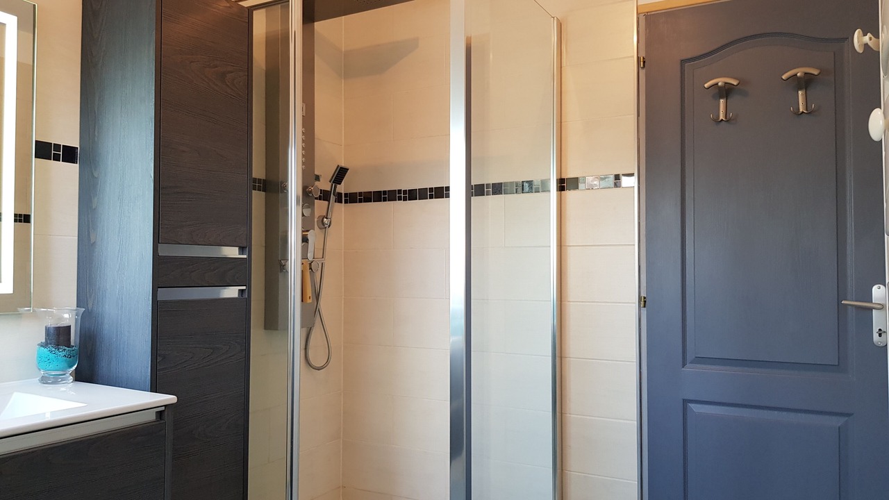 Photo of Bathroom in Fontaine-Henry