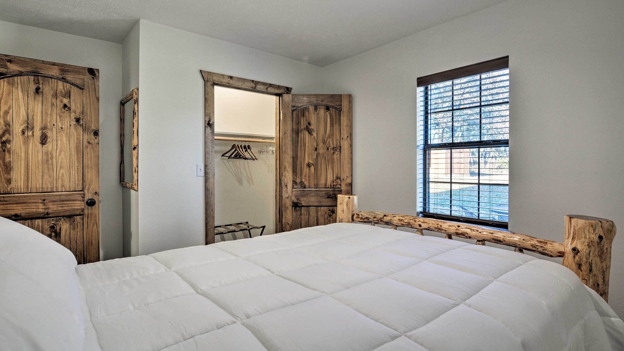 Photo of Bedroom in Garland