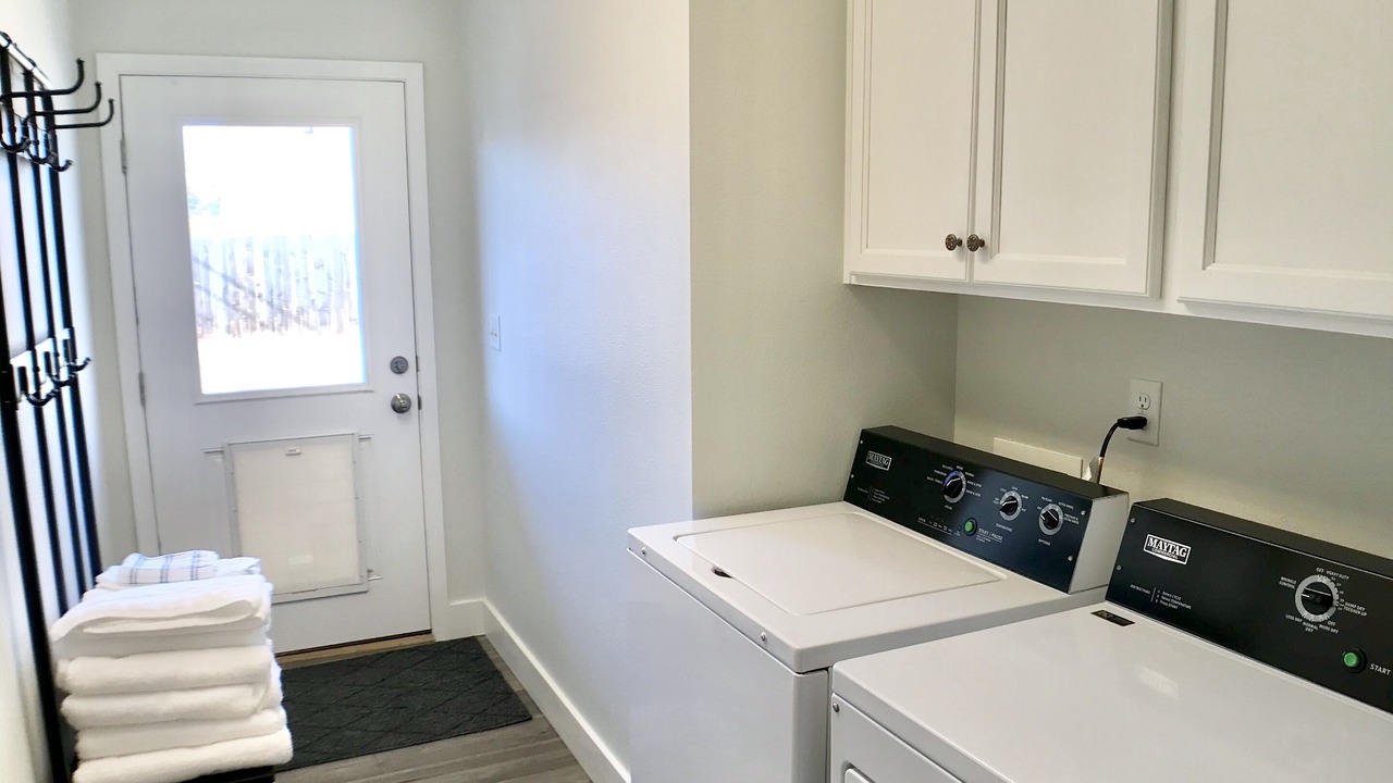 Photo of Bedroom in Depot Bench