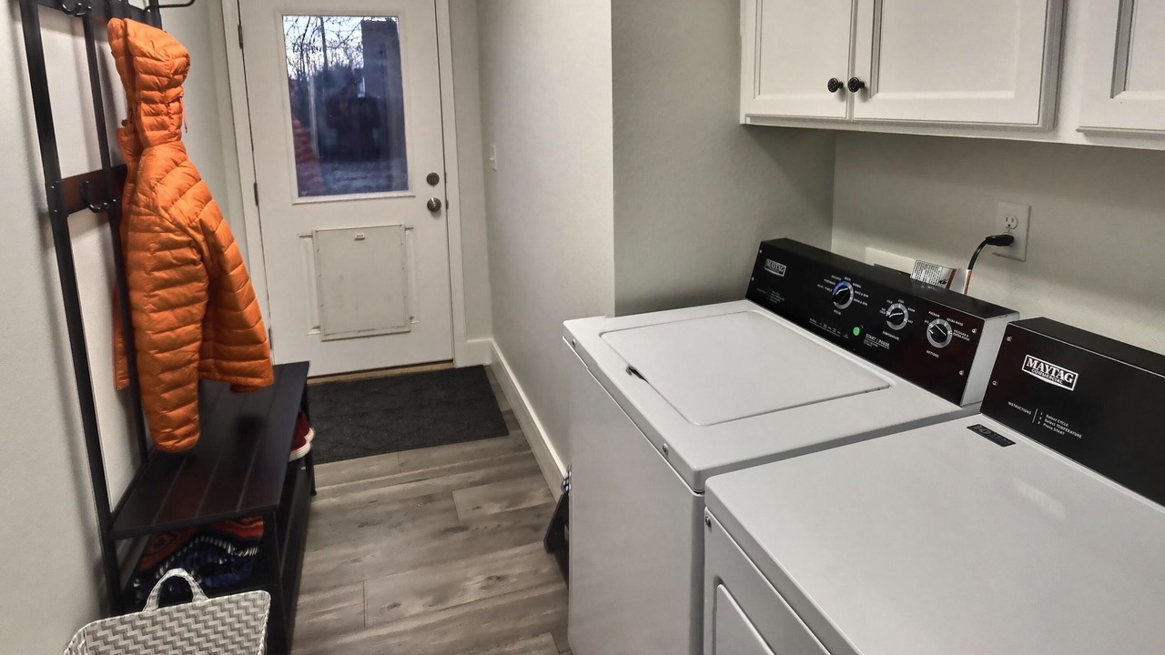 Photo of Bedroom in Depot Bench