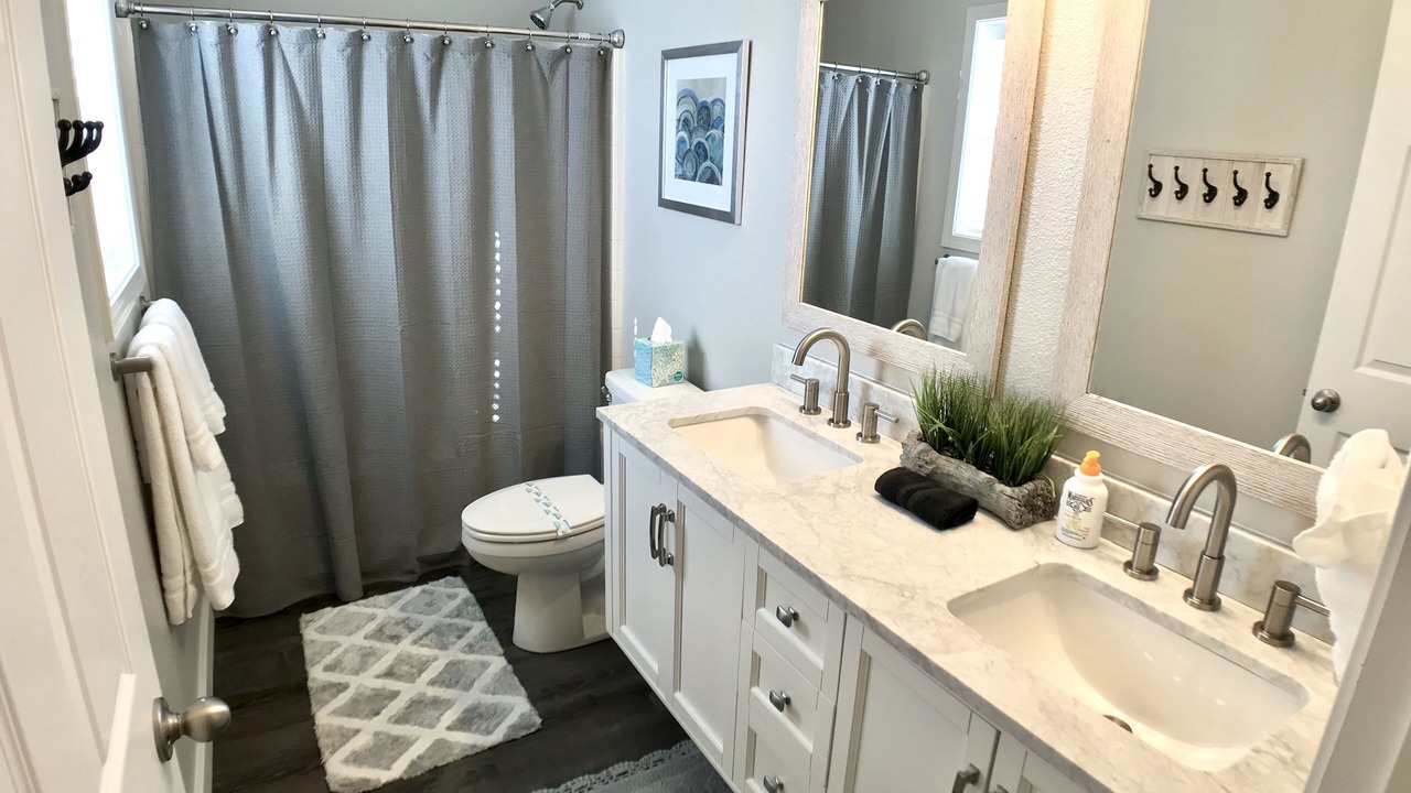 Photo of Bathroom in Depot Bench