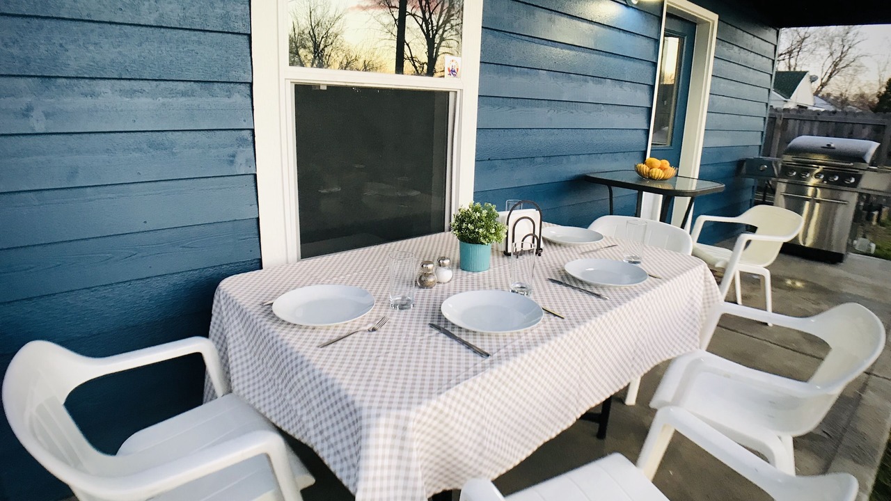 Photo of Outdoor in Depot Bench