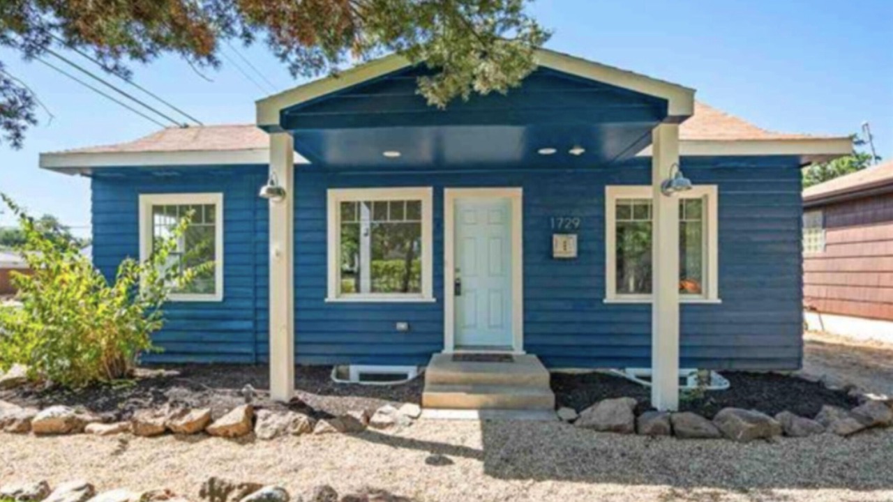 Photo of Others in Depot Bench