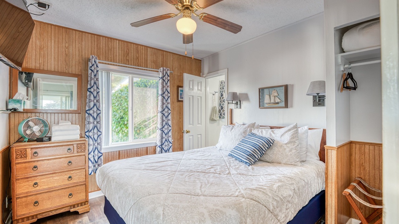 Photo of Bedroom in Depoe Bay