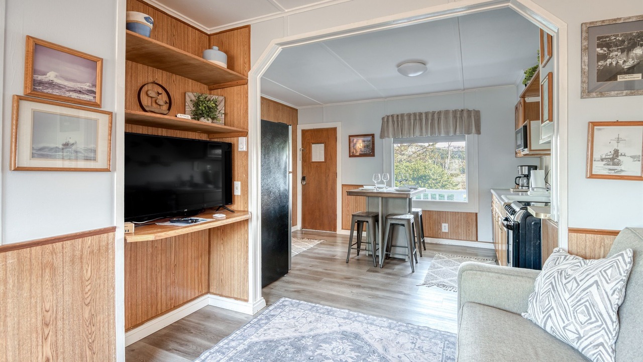 Photo of Livingroom in Depoe Bay
