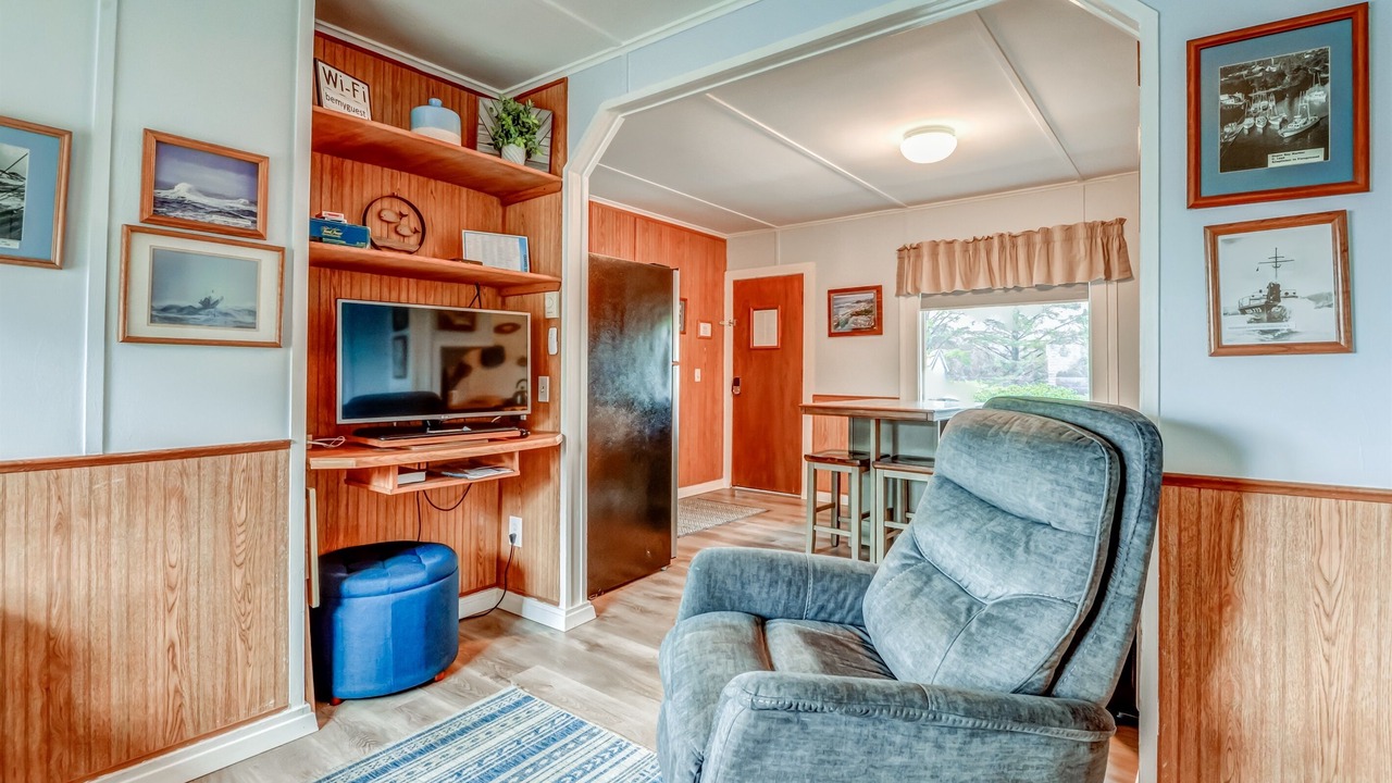 Photo of Bedroom in Depoe Bay
