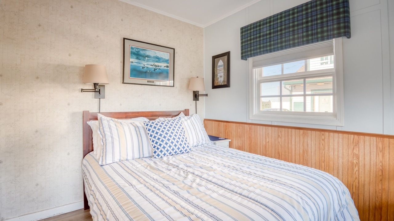 Photo of Bedroom in Depoe Bay