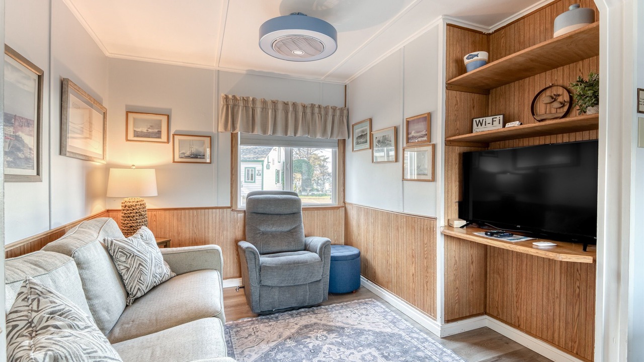 Photo of Livingroom in Depoe Bay