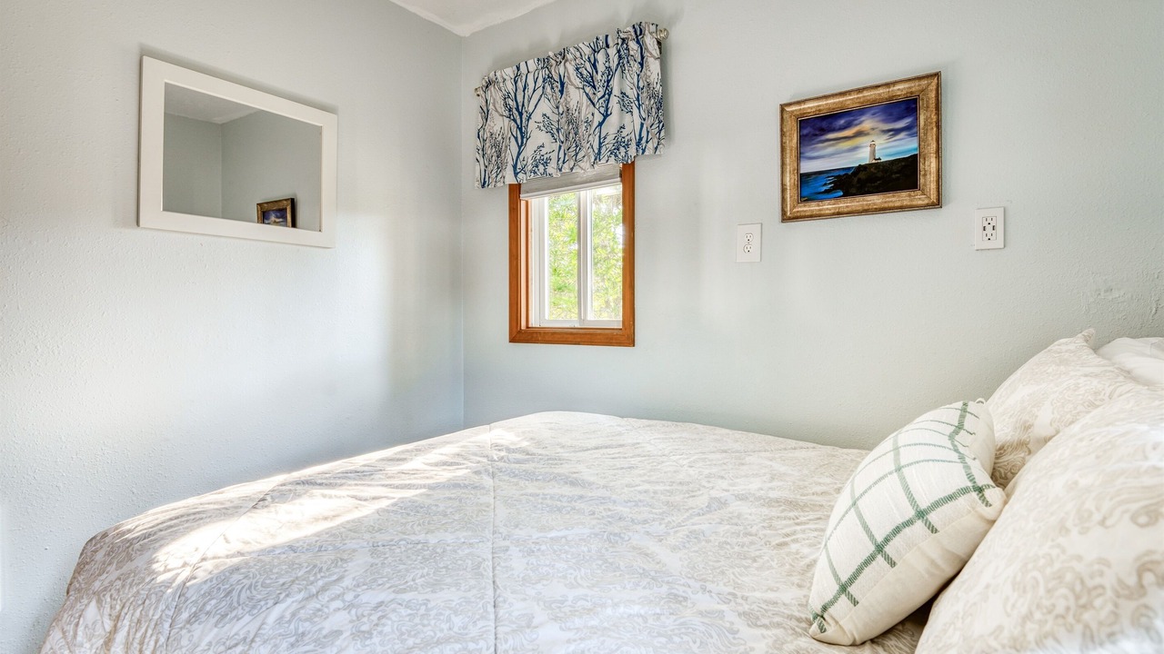 Photo of Bedroom in Depoe Bay