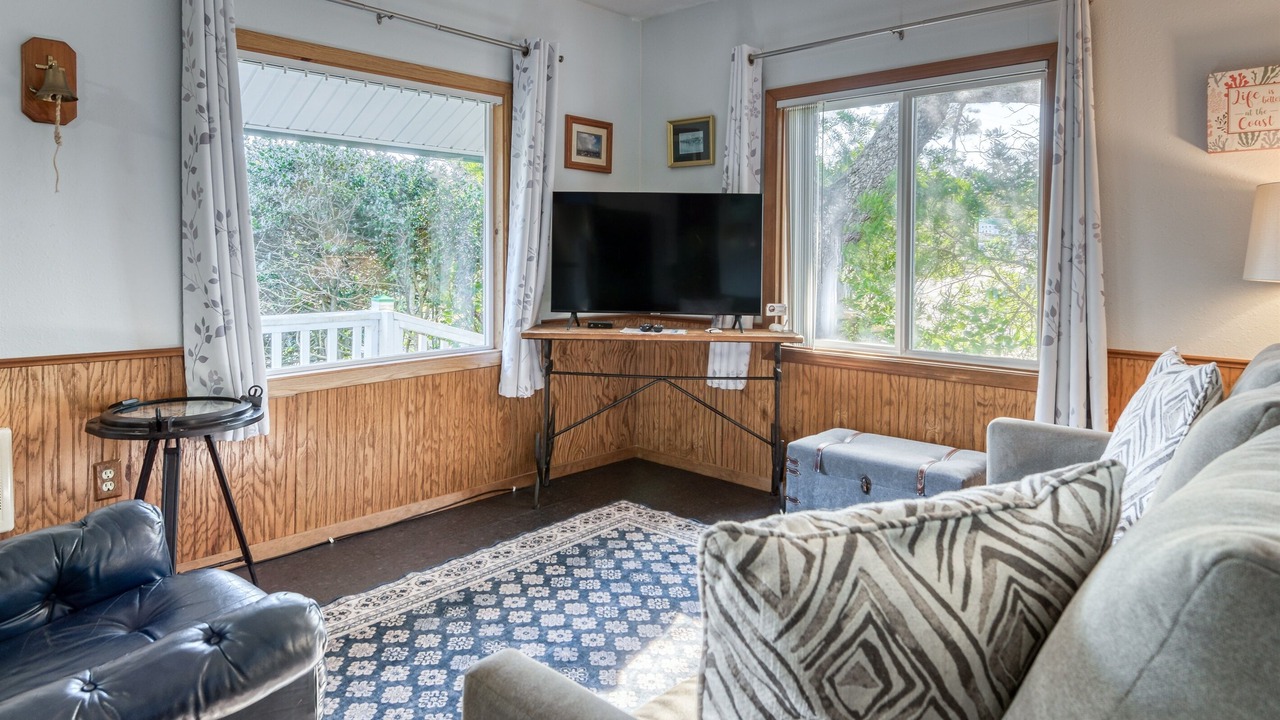 Photo of Livingroom in Depoe Bay