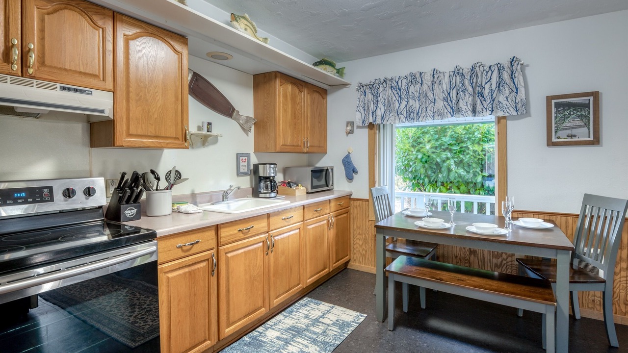 Photo of Kitchen in Depoe Bay