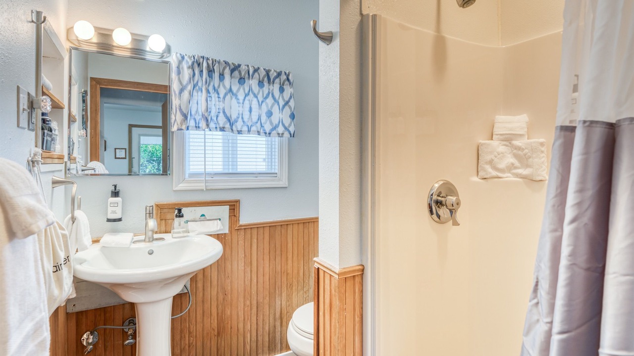 Photo of Bathroom in Depoe Bay