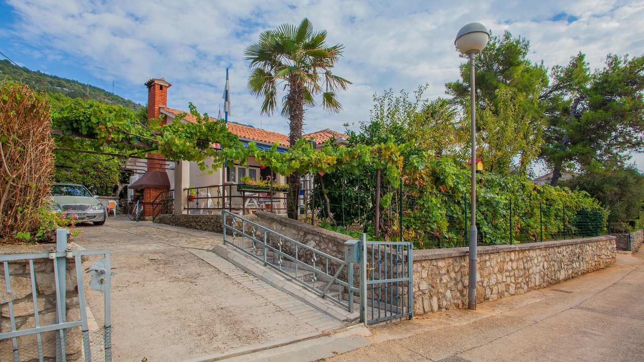 Photo of Others in Cres