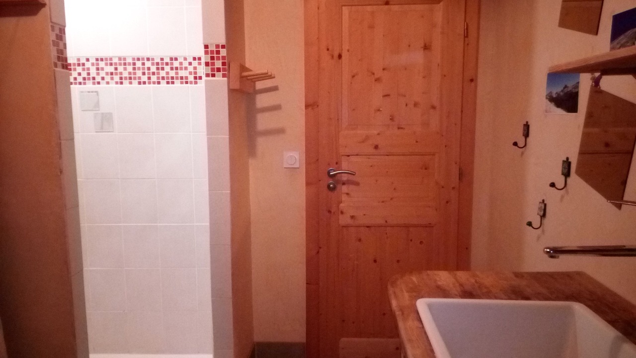 Photo of Bathroom in Saint-Julien-en-Vercors