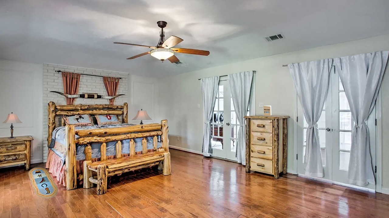 Photo of Bedroom in Copper Canyon