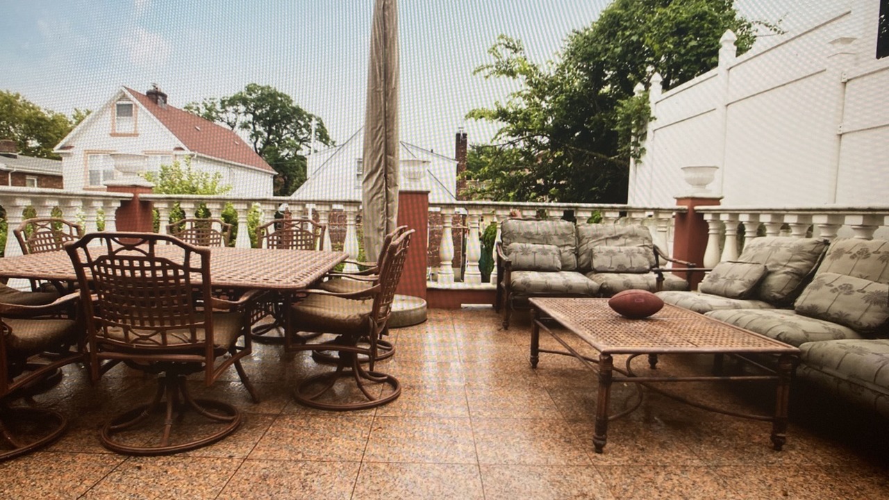 Photo of Others in Ditmars Steinway