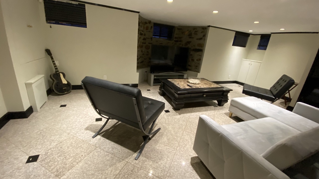 Photo of Bedroom in Ditmars Steinway