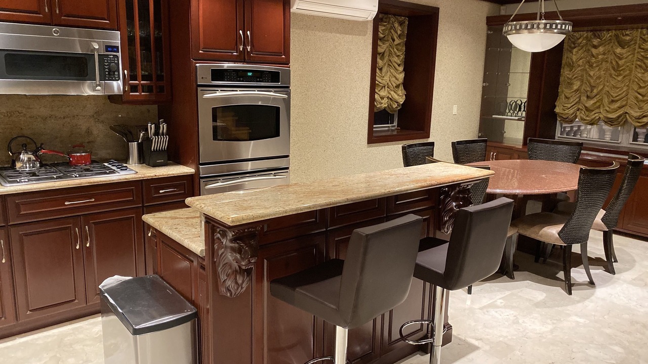 Photo of Others in Ditmars Steinway