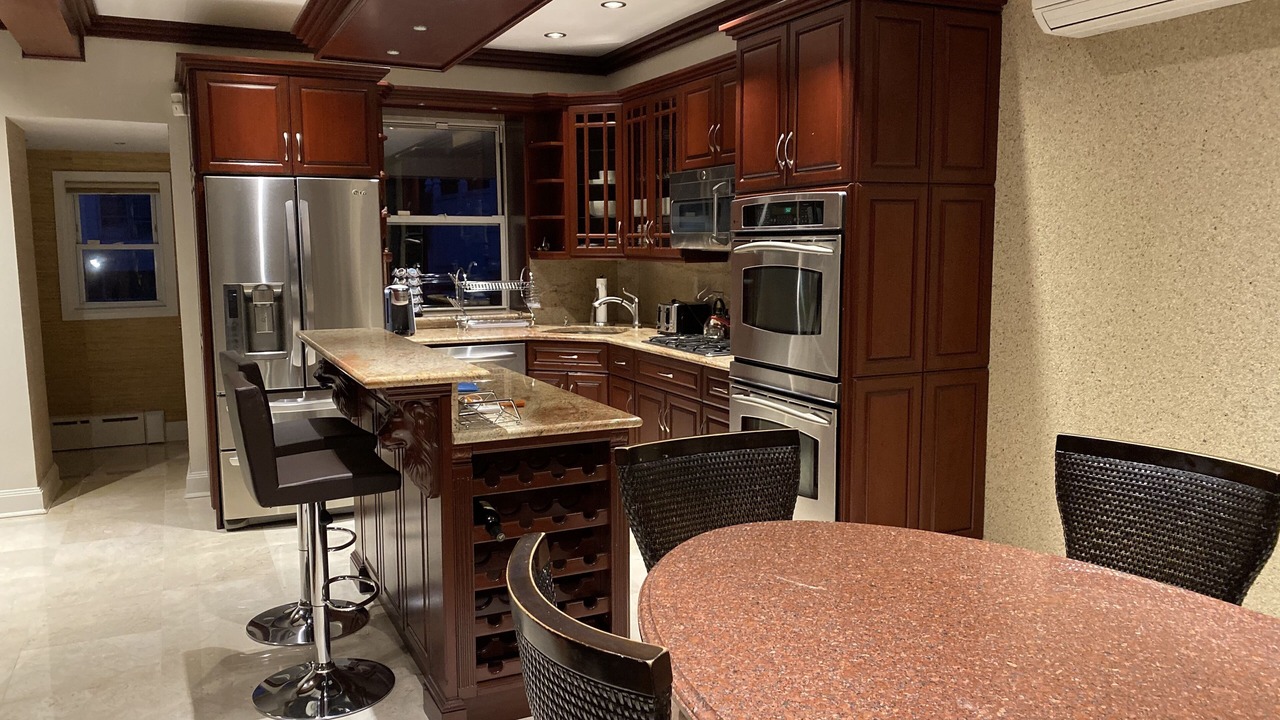 Photo of Others in Ditmars Steinway