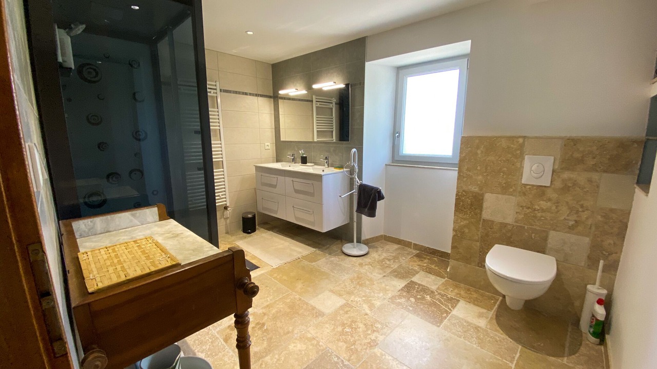 Photo of Bathroom in Ogenne-Camptort