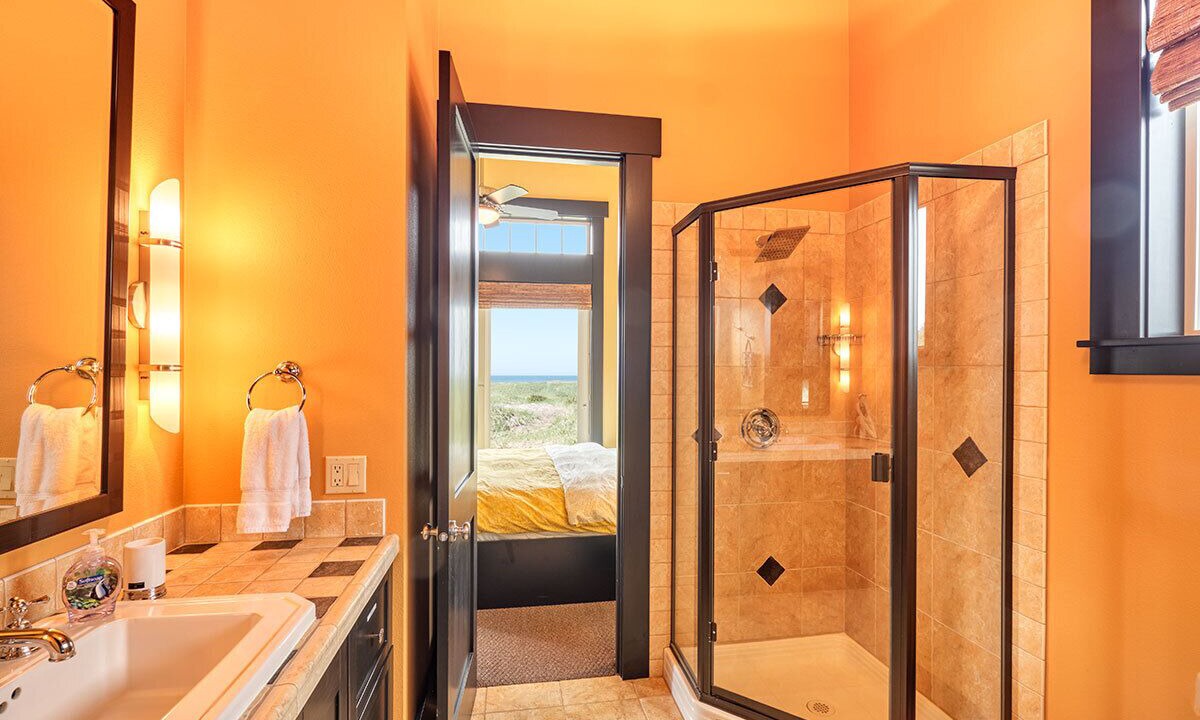 Photo of Bathroom in Ocean Park