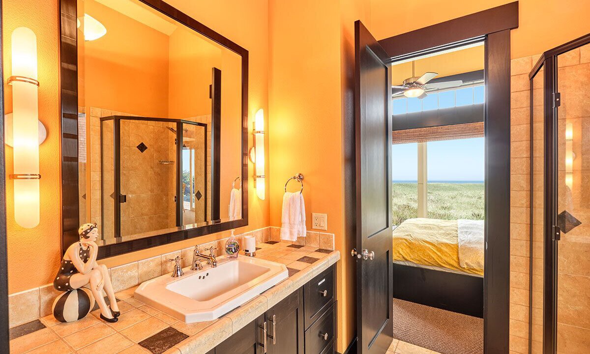 Photo of Bathroom in Ocean Park