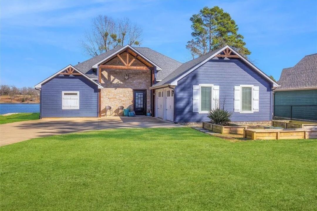 Photo of Outdoor in Dogwood