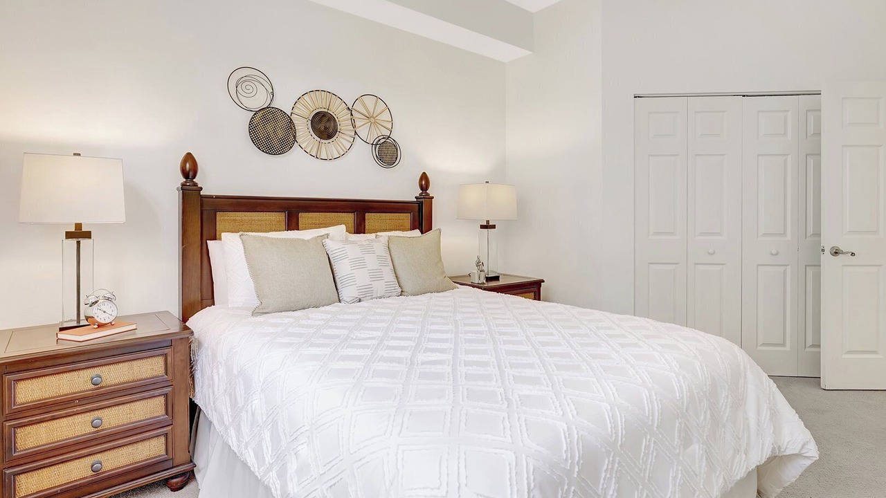 Photo of Bedroom in Vanderbilt Beach