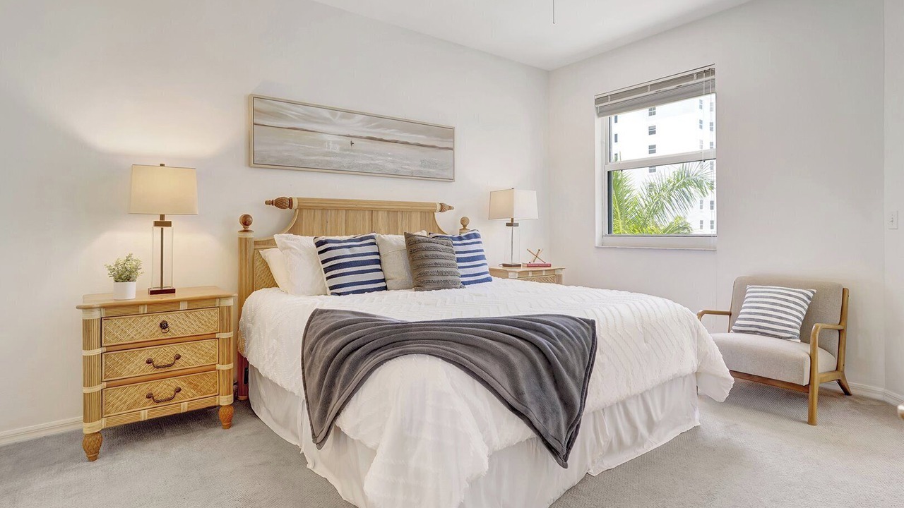 Photo of Bedroom in Vanderbilt Beach