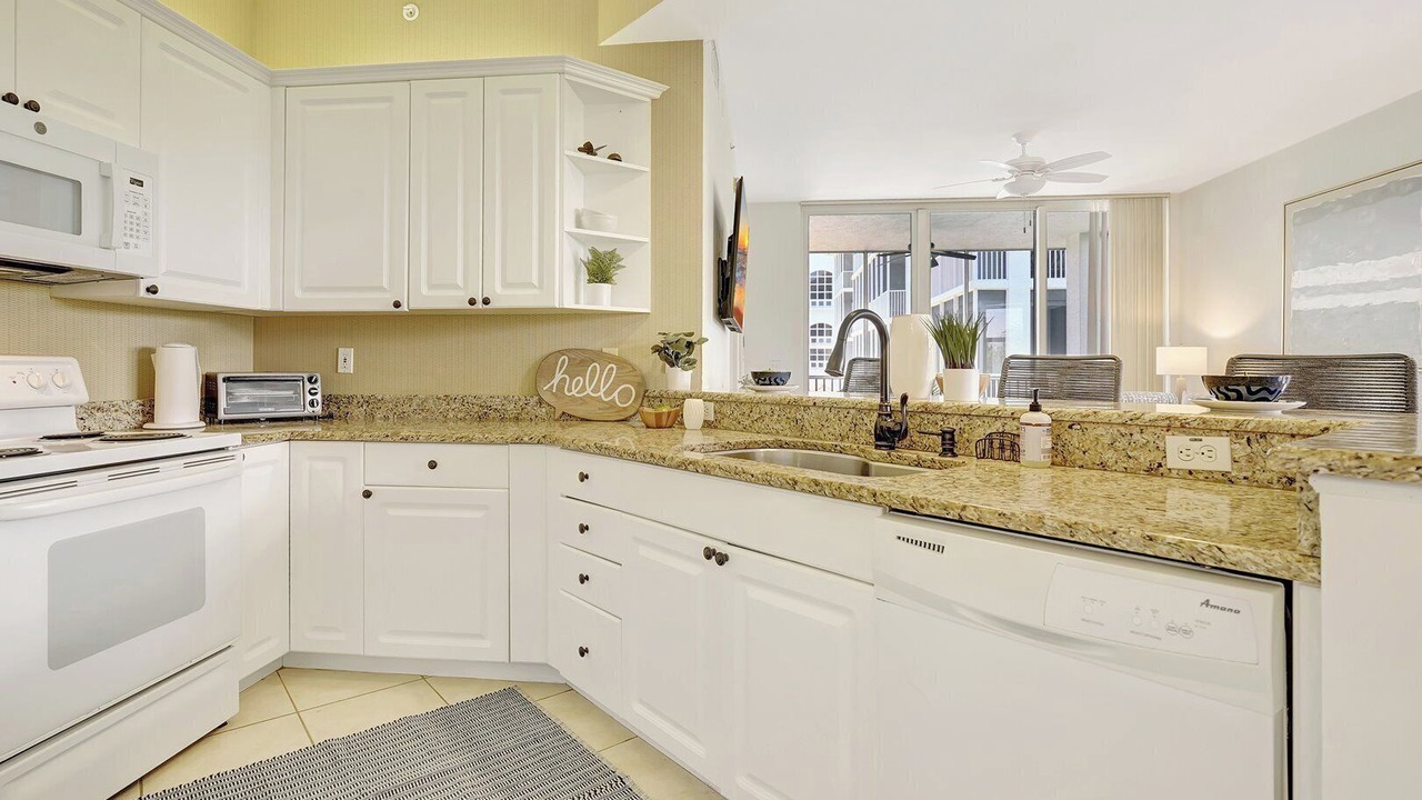 Photo of Kitchen in Vanderbilt Beach