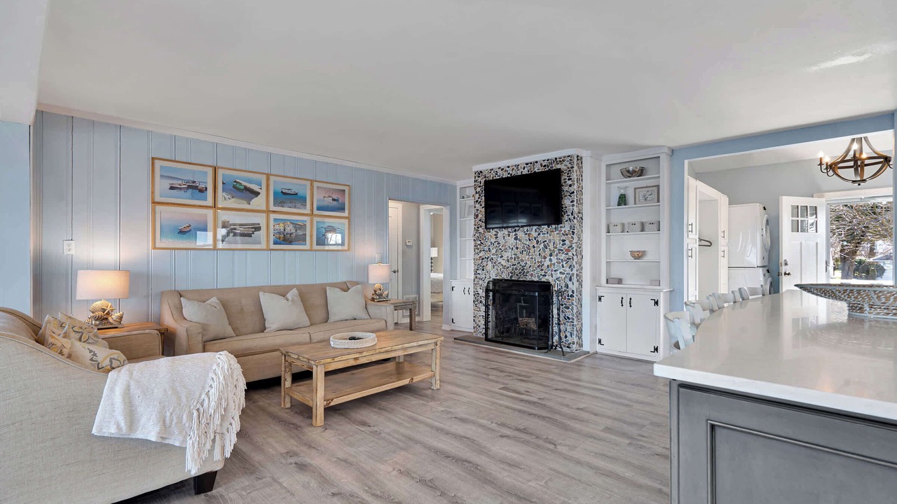 Photo of Livingroom in Wading River