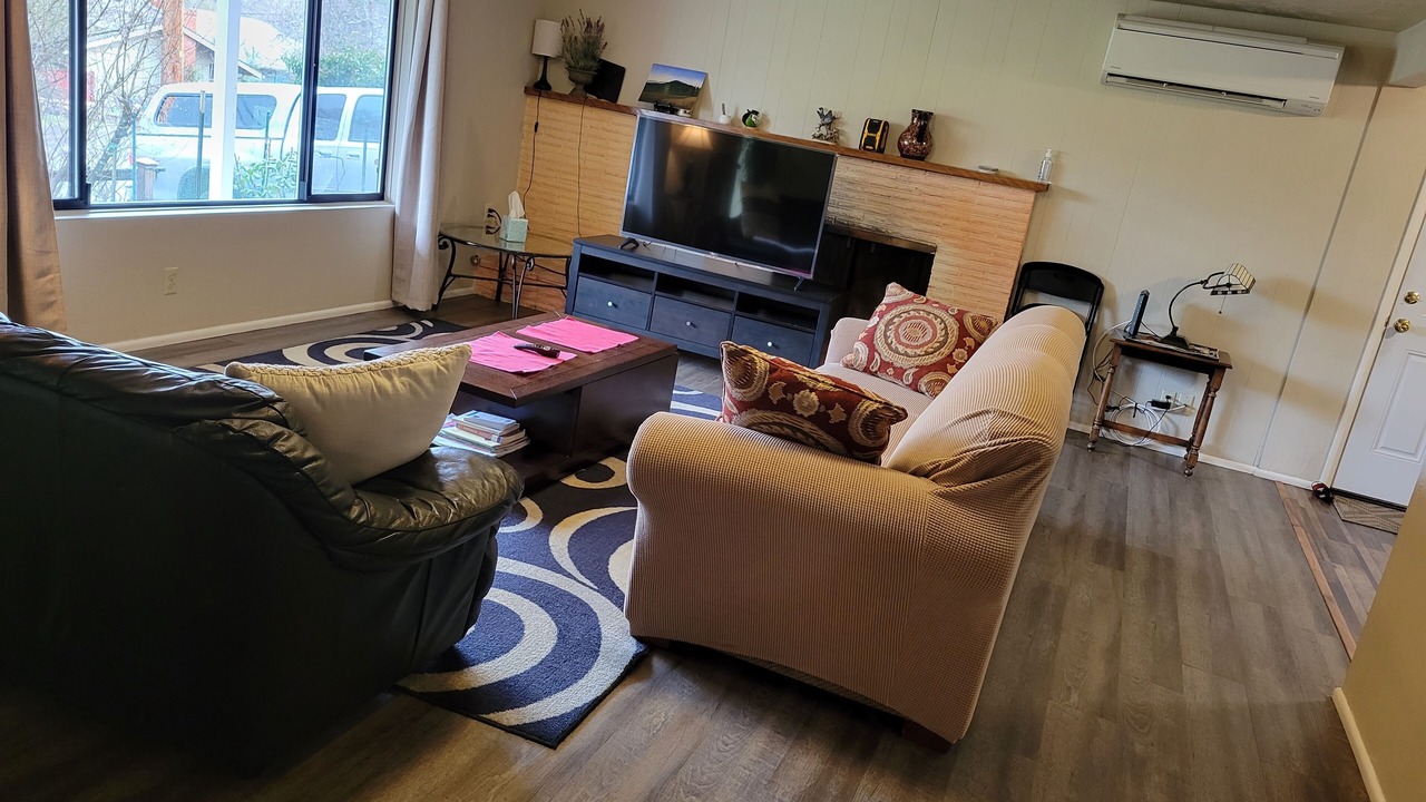 Photo of Livingroom in South Hills