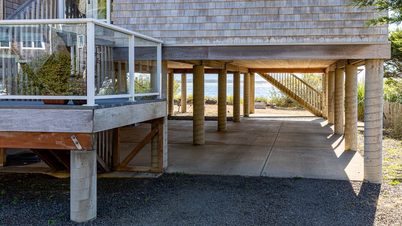 Photo of Patio Balcony in Happy Camp Hideaway